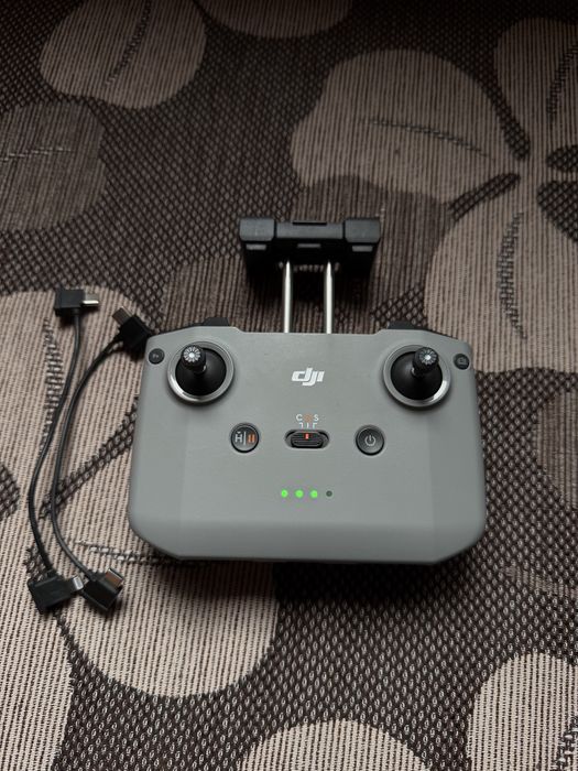 Продавам контролер DJI RC-N3