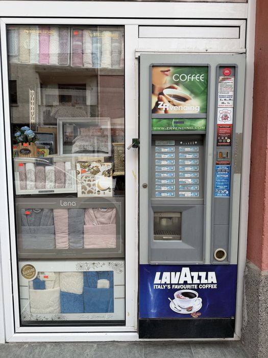 Вендинг кафемашина за кафе и топли напитки