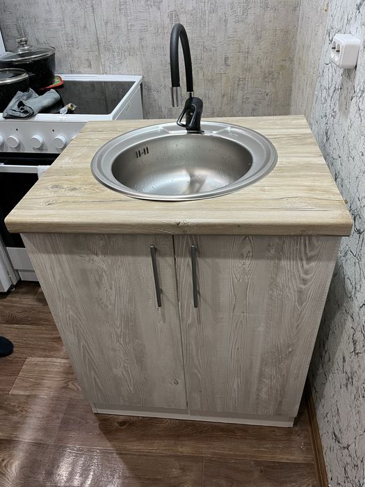 Продаю кухонную мойку