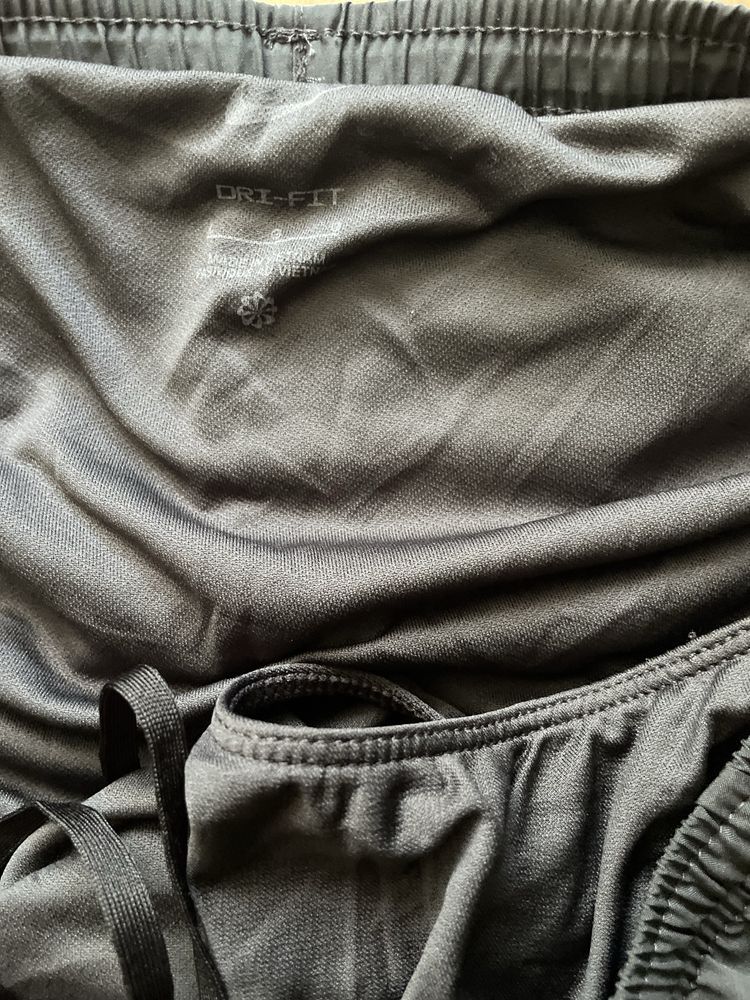 NIKE / Нови мъжки спортни къси панталони/шорти L