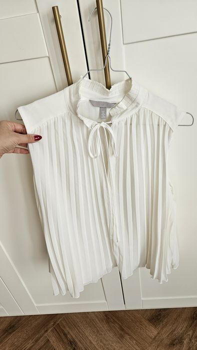 Плисиран топ с връзки H&M размер S, нов