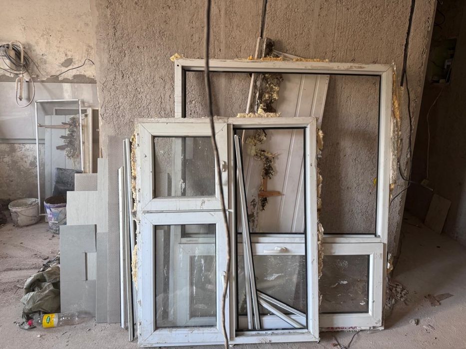 Пластиковое окно б.у.произведен демонтаж .