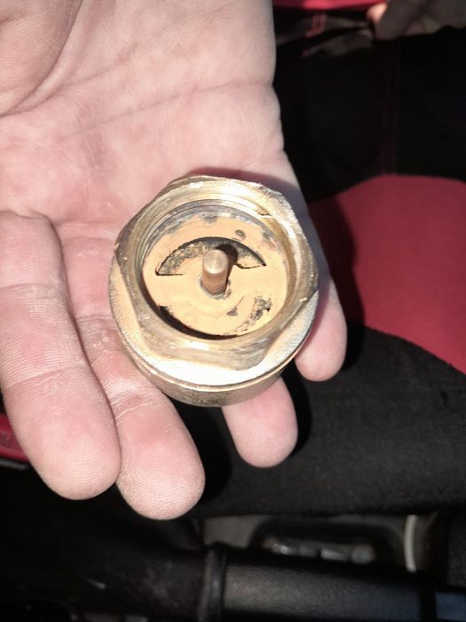 Обратный клапан воды. Сантехника.