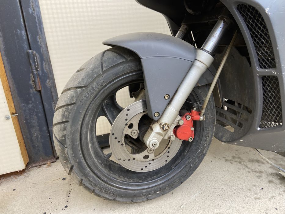 Malaguti f12 100cc 2t цял или на части