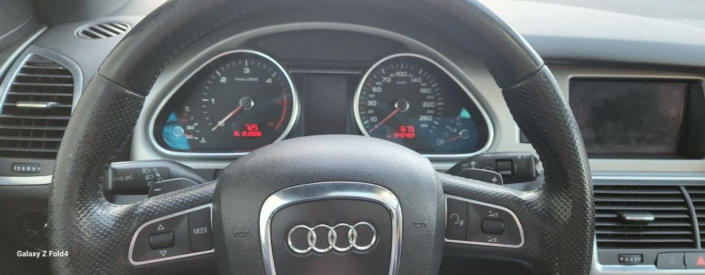 Ауди Кю7 Audi Q7