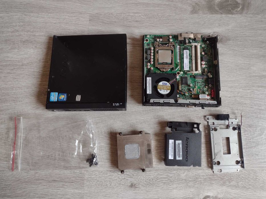 Mini PC  Lenovo ThinkCentre M95p за части или ремонт