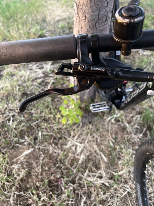 Bicicleta full suspension