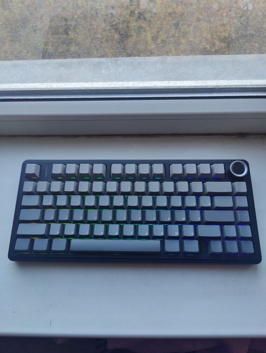 Продаётся механическая клавиатура Aula F75