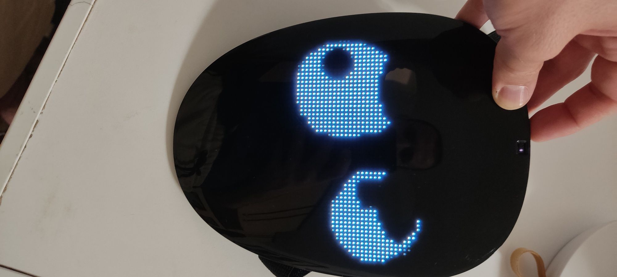 Halloween rgb art led маска с вградени анимации.
