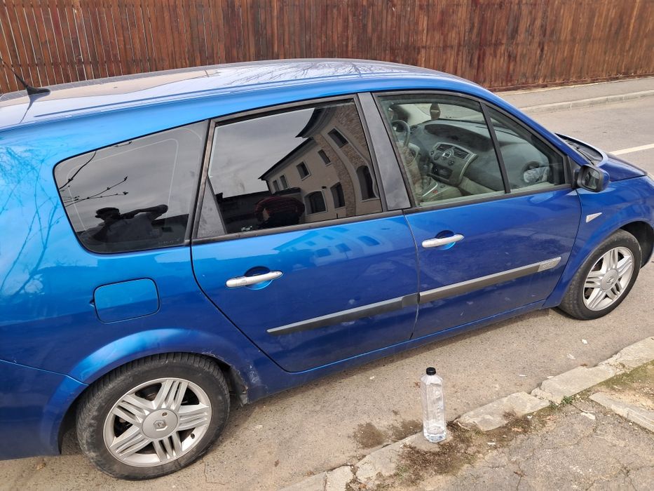 Vând sau schimb renault scenic 7 locuri