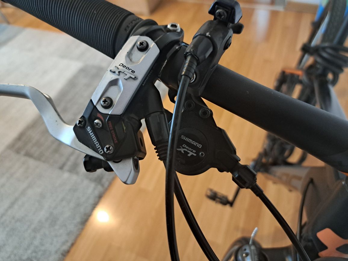 Bicicleta Cube în stare buna cu semne de uzură