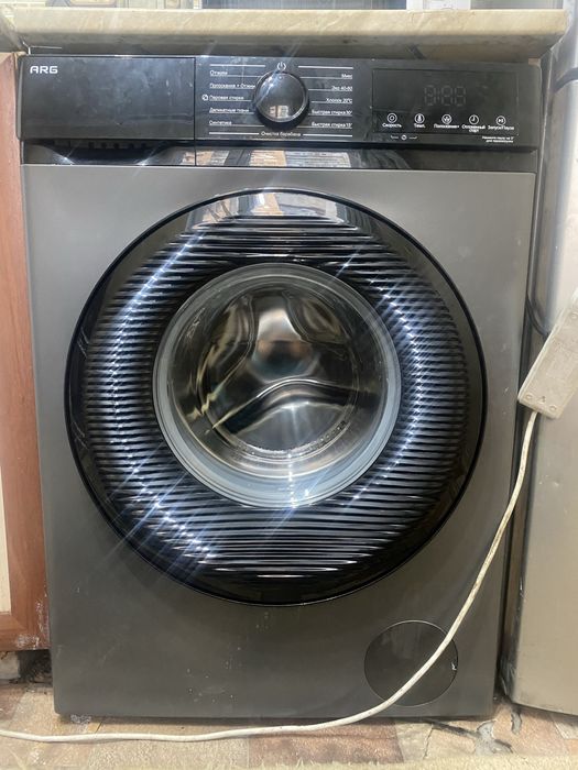 Стиральная машина автомат ARG 8кг,пользовалась 5-6раза почти новая
