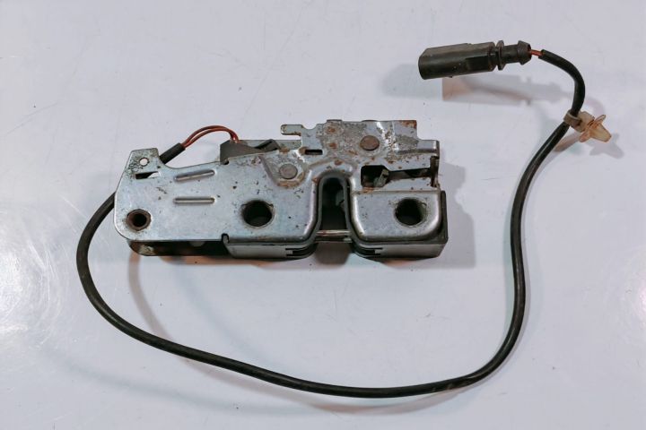 Broasca Capota  3C2823509 Volkswagen VW Passat B6