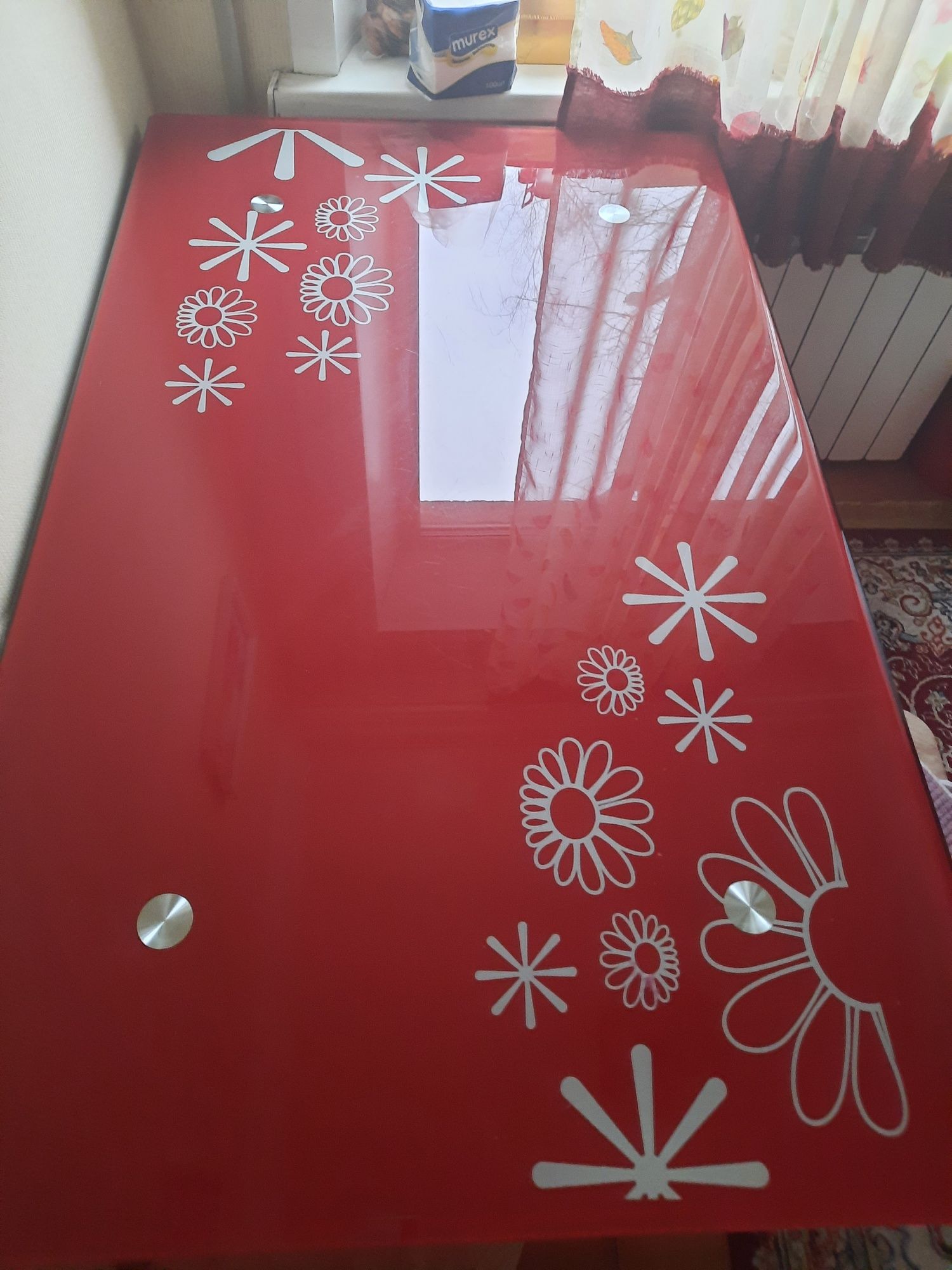 Кухонный стеклянный стол