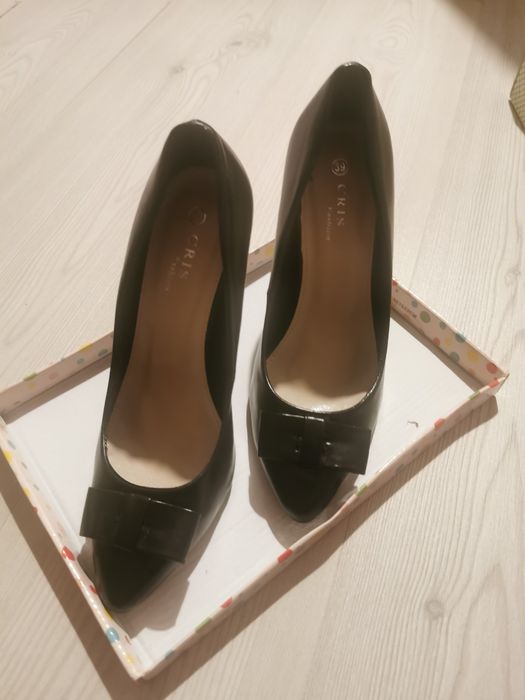 Pantofi eleganți cu toc cui