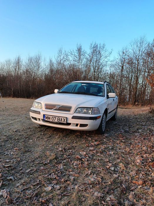 Vând Volvo V40 an 2001