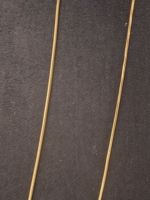 Lănțișor de aur stil sarpe