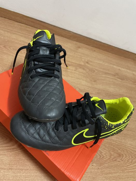 Професионални бутонки Nike Tiempo