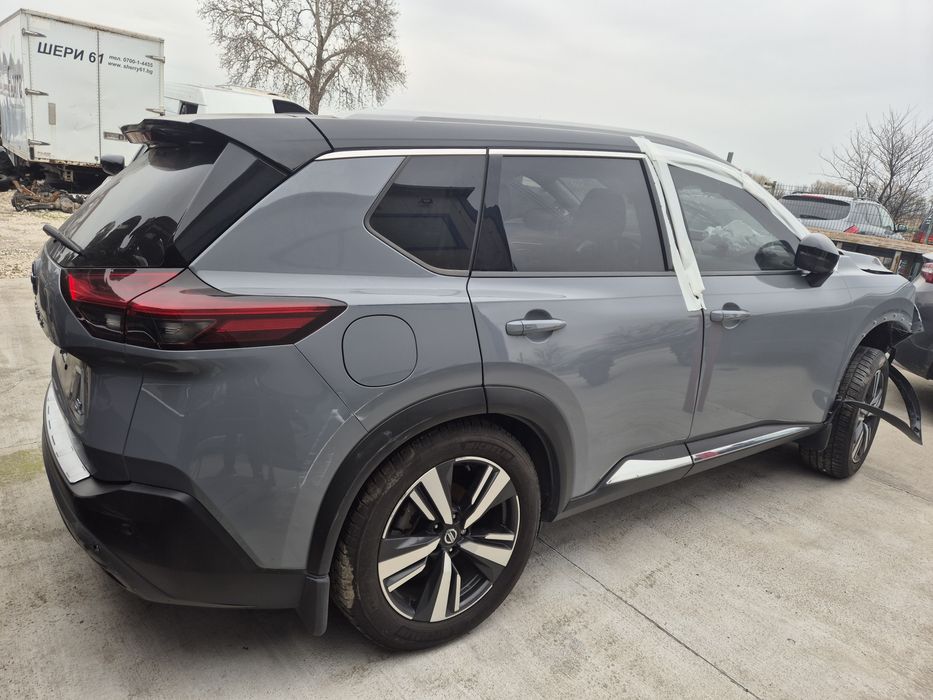 Nissan Rogue на части