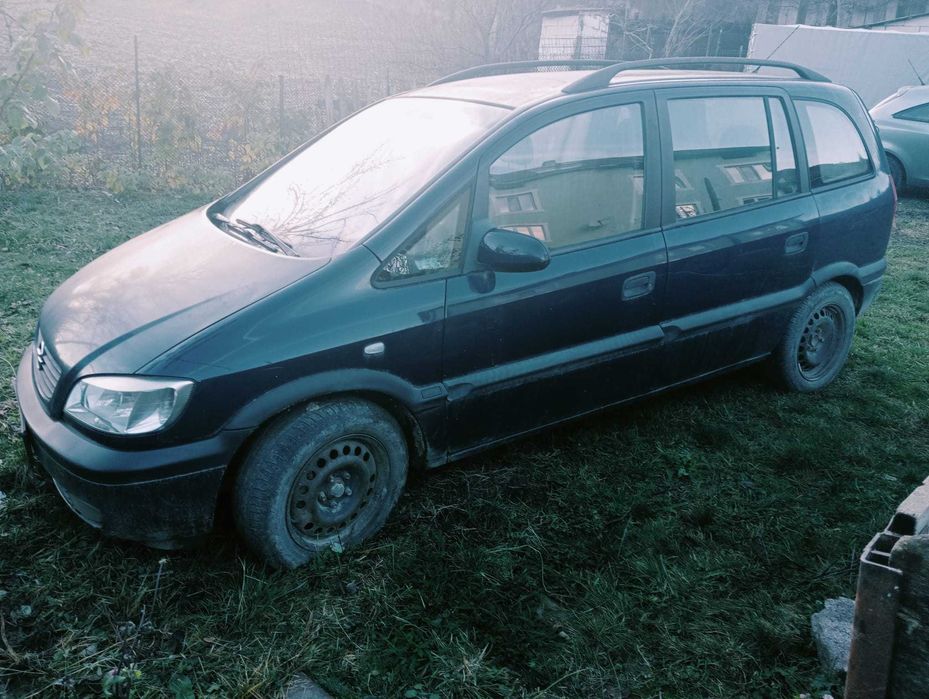 Vând mașină Opel Zafira