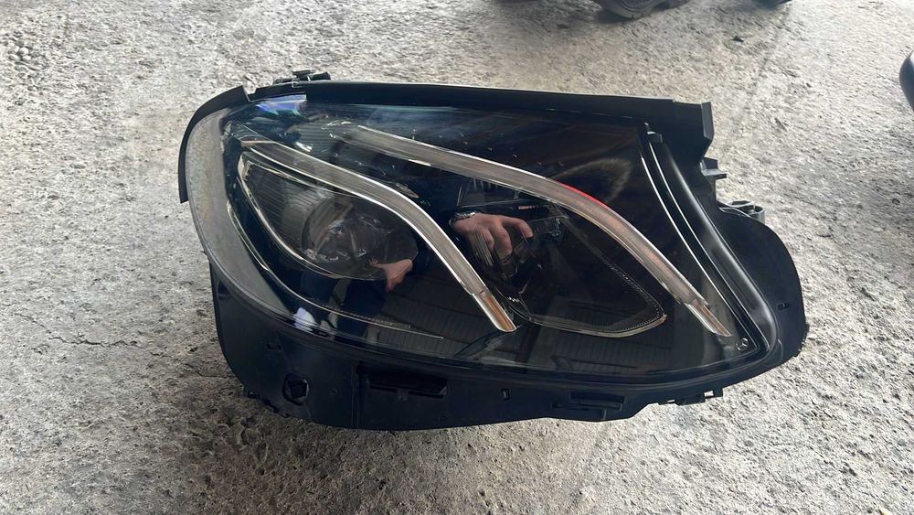 Far stanga dreapta Mercedes E Class W213 si piese