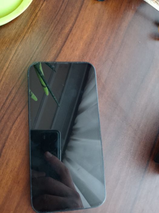 iPhone 13 128Gb ( подарък калъфка)