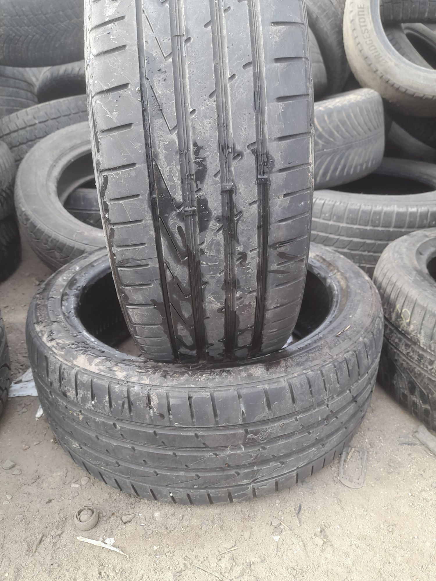 Vând 2 anvelope 215 45 18 hankook de vara