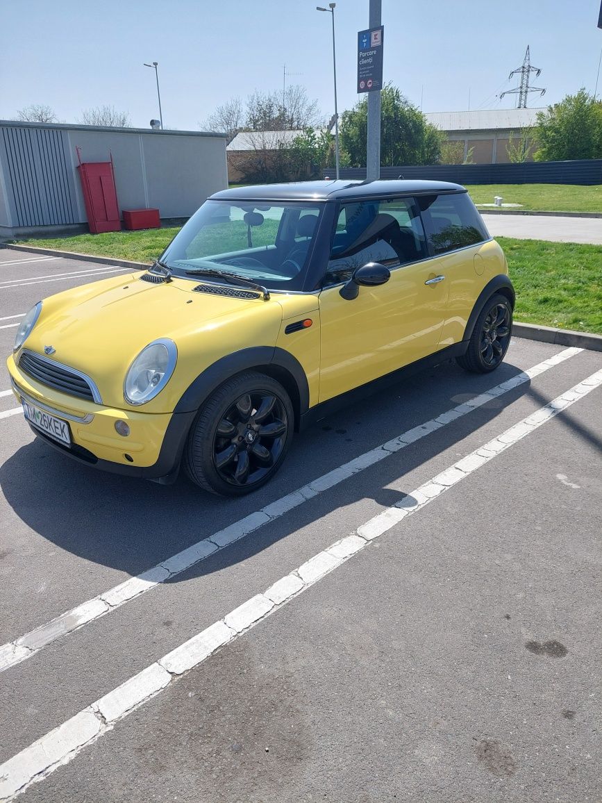 Vând Mini Cooper