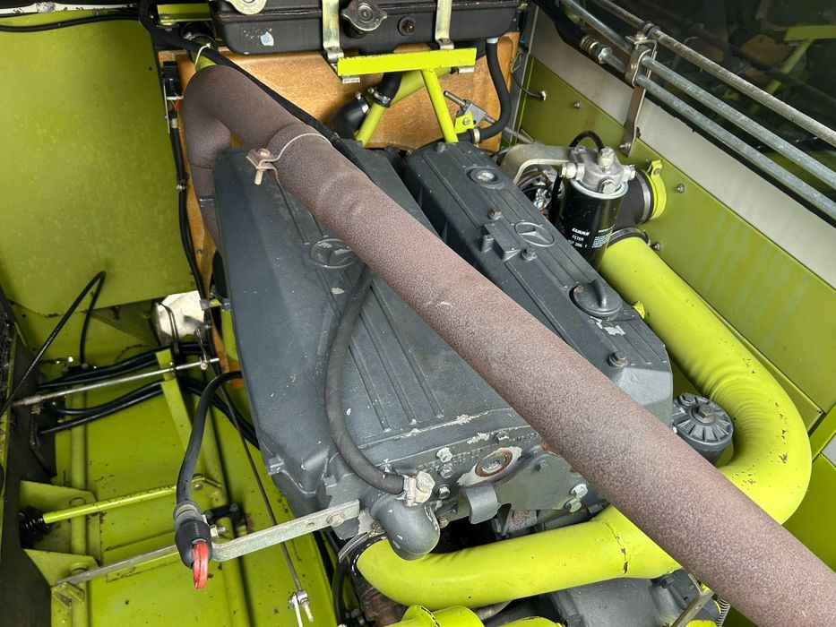 Combina Claas Mega 208