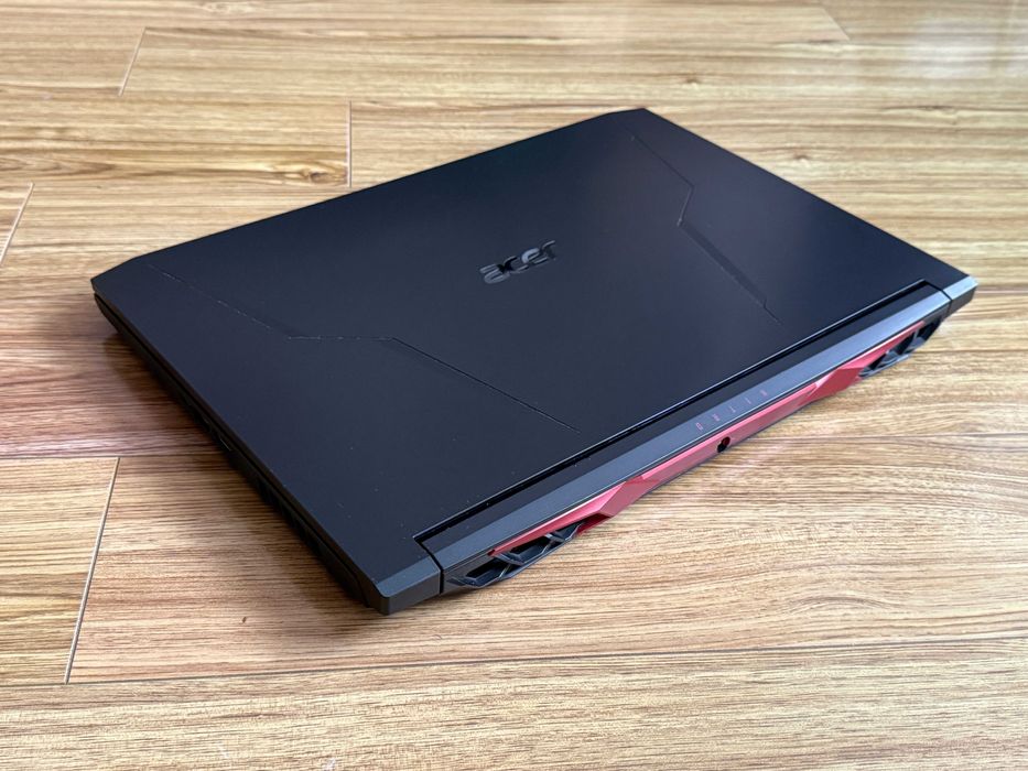 17.3 Nitro`Ryzen 7-5800H/RTX 3080/32GB RAM/1TB SSD/FHD IPS 144Hz