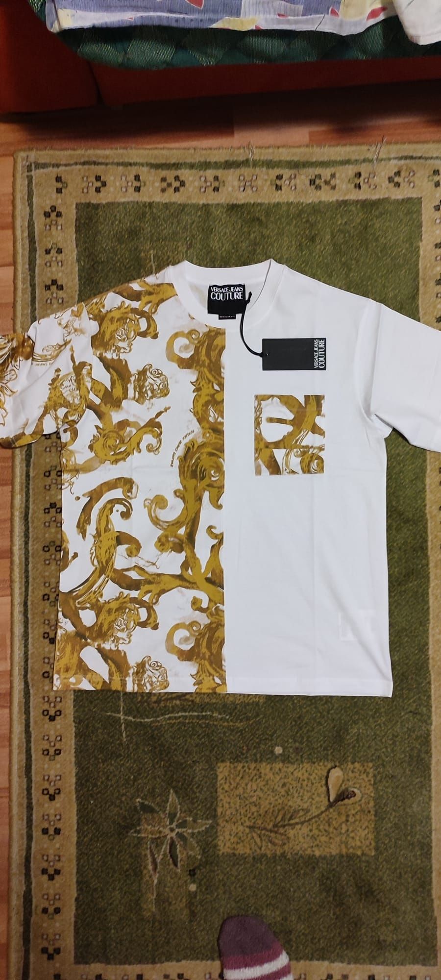 Ofertaa Tricou VERSACE original nou M,L,XL pret magazin 900lei