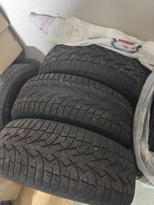 Продам шины R20 275/60 зимние