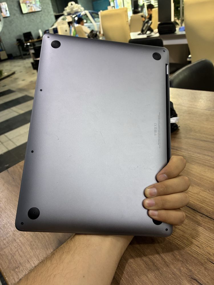 MacBook Pro M1 8/256  99 емкост