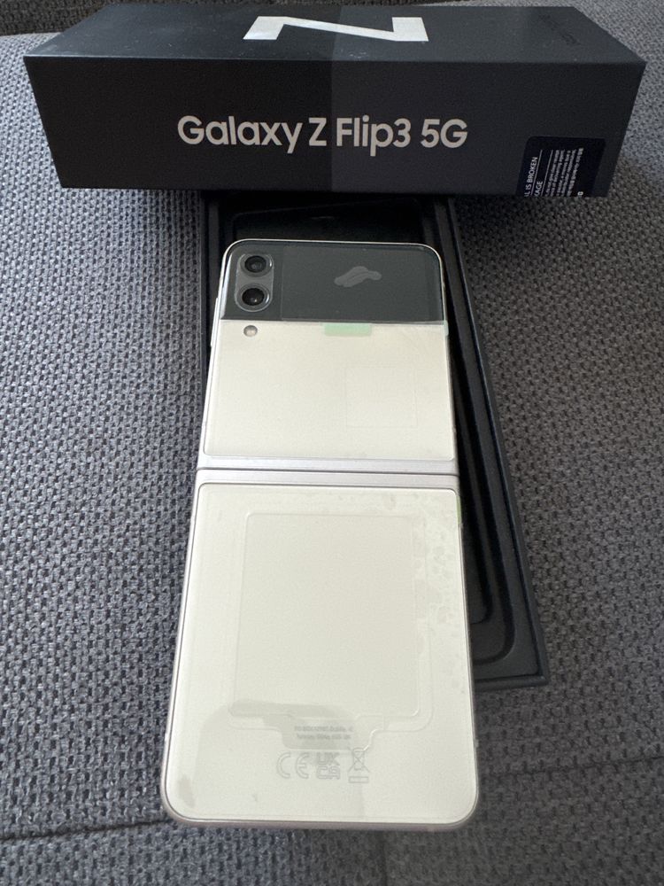 Samsung galaxy Zflip3 cream 128GB