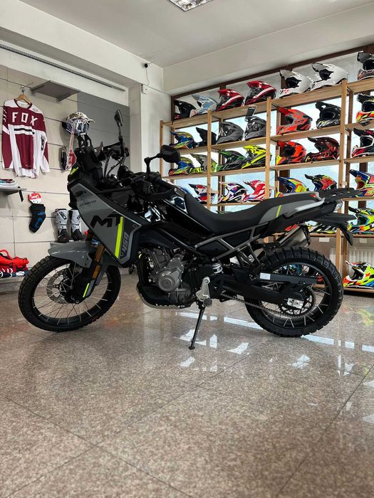 Motocicleta enduro-touring incepatori/avansati CFMOTO 450MT