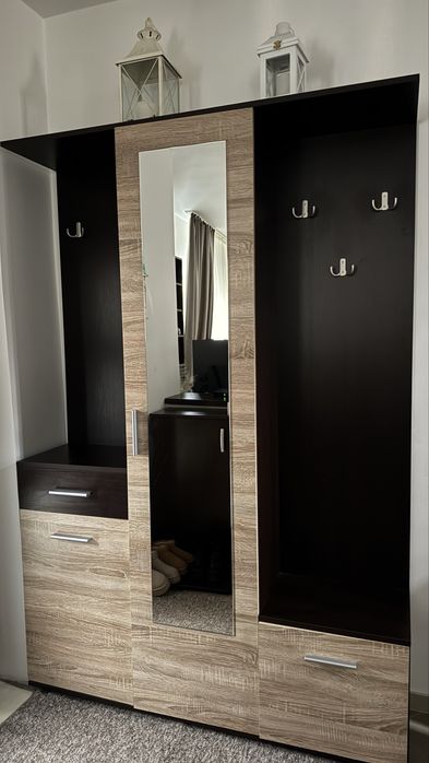 Cuier hol  cu 5 agatatori , dulap cu oglinda, pantofar