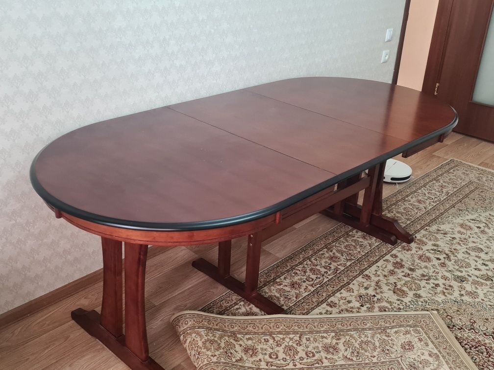 Продаётся стол,в хорошем состоянии