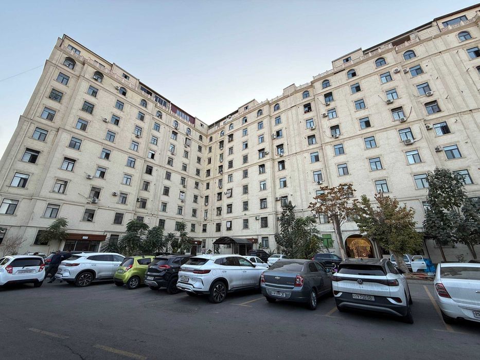 ЖК сой бойи Новостройка сотилади 2в3/6/9 96м айрим нарсала колади