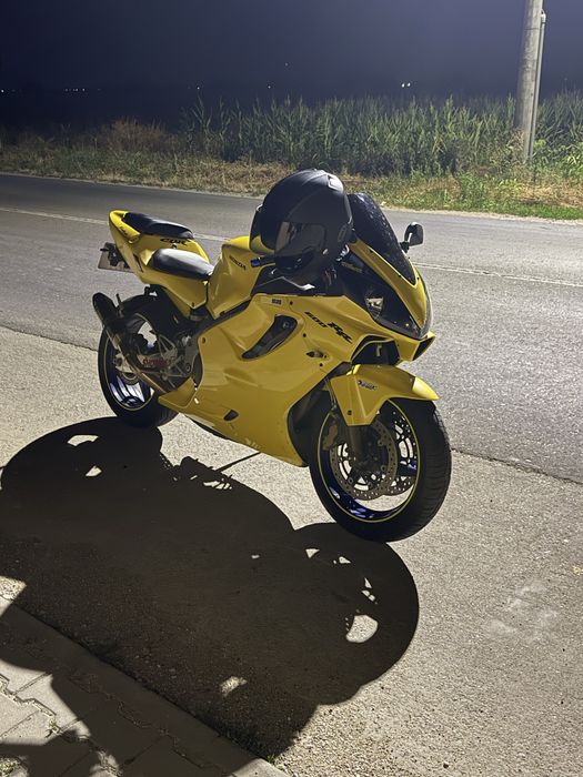 Honda Cbr F4i an fabricatie 2002