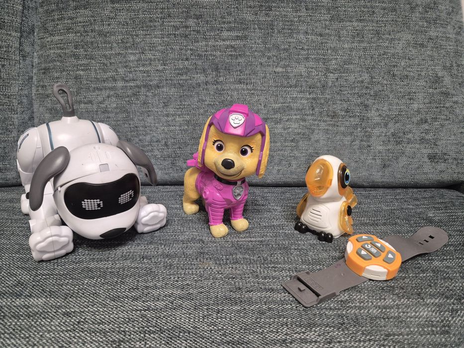 Продам игрушки: собака-робот, Скай и попугай!