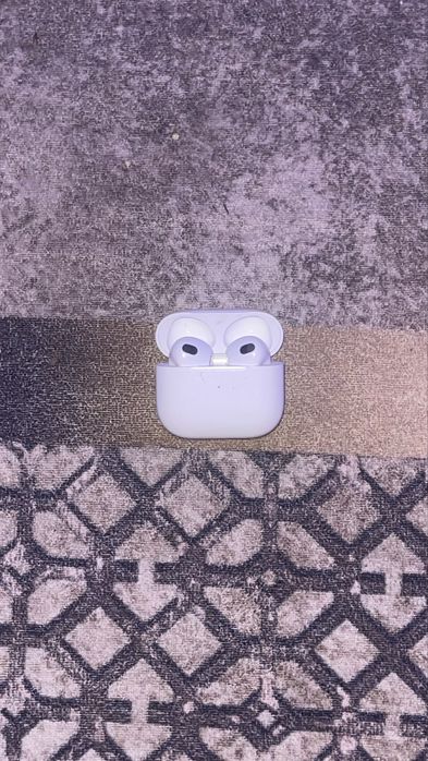 AirPods 3 (cu carcasă MagSafe, fără cutie)