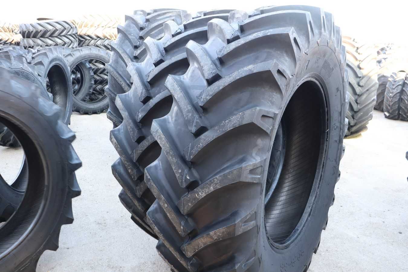 Cauciucuri noi 20.8-38 GTK 16PLY tubeless livrare rapida tractor spate