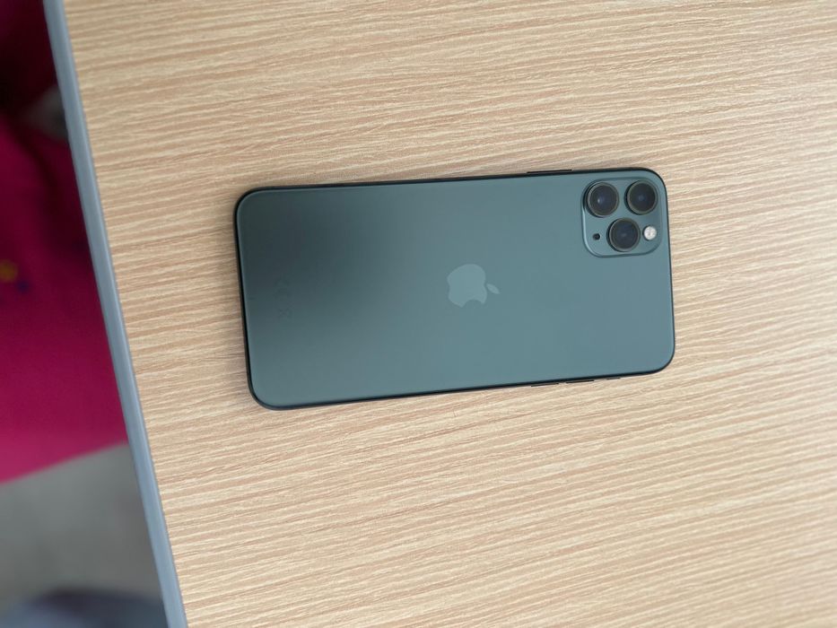 (Fac si schimb)IPhone 11 pro max 256gb +husă mobilfox