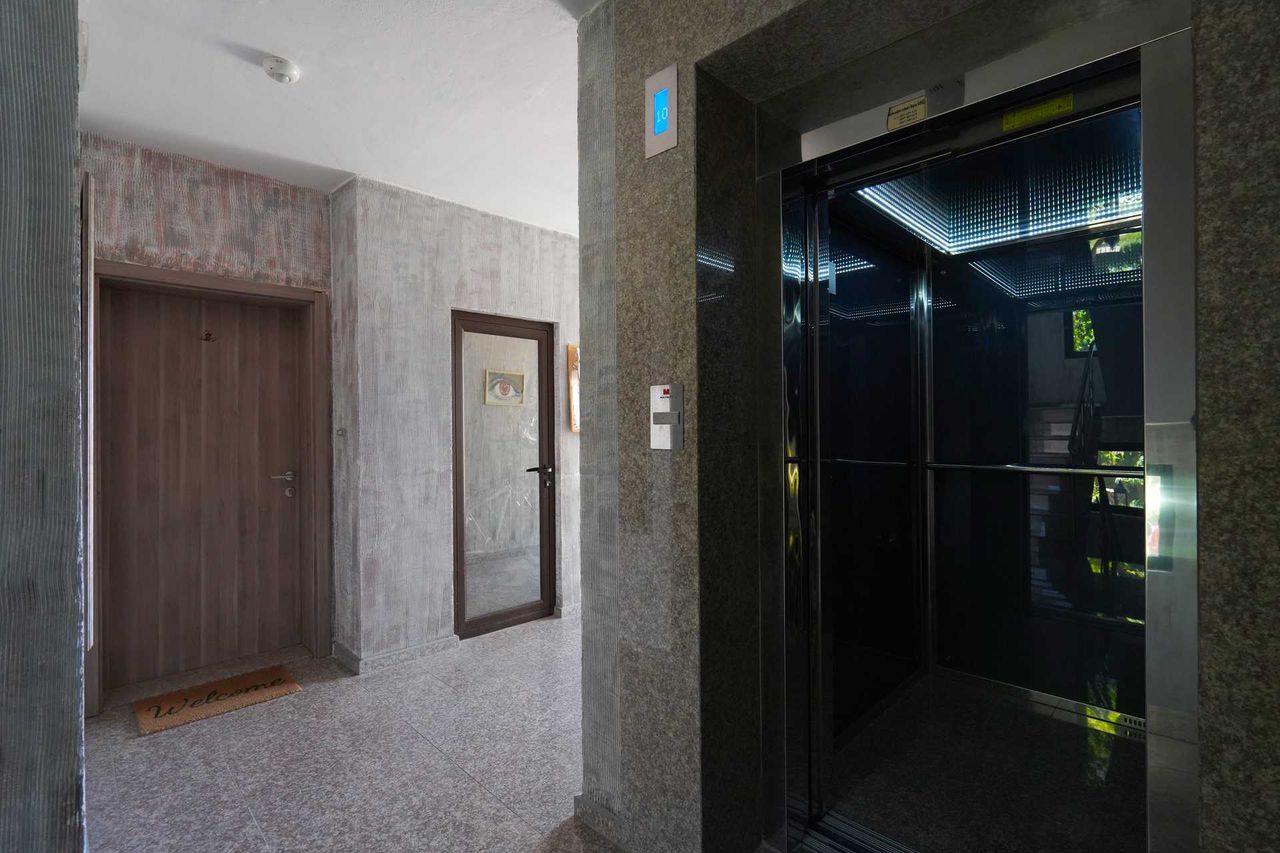 Продава се Четиристаен апартамент в Варна, м-т Евксиноград - 143 кв.м за 2518 €/кв.м - Снимка #19