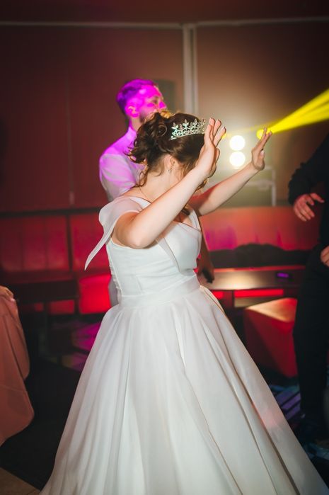 Rochie de mireasa plus blăniță si voal