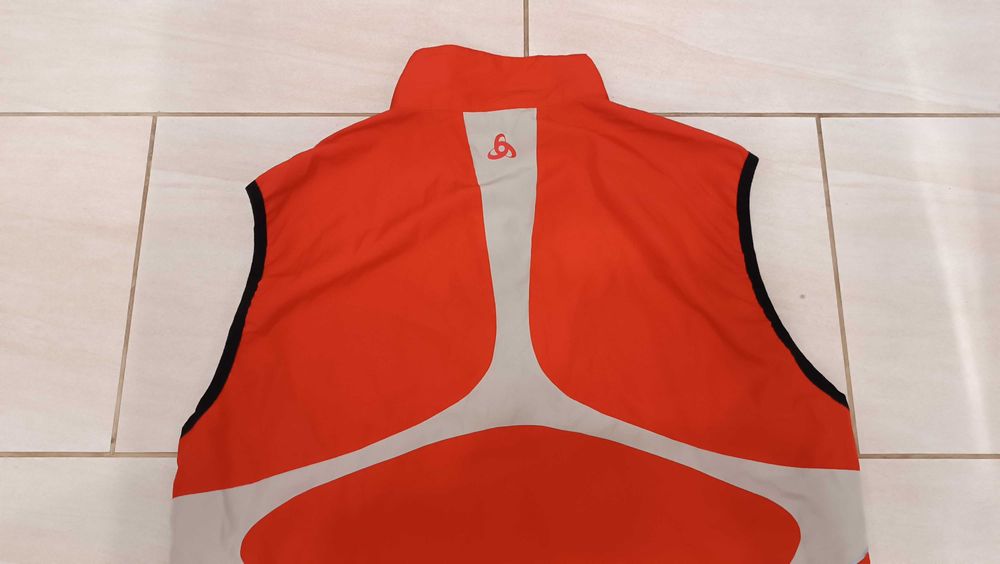 Елек ODLO eлече ветровка яке