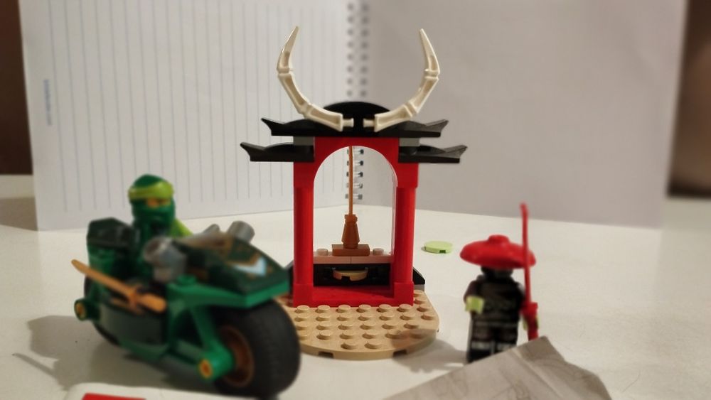 LEGO Ninjago 71788 – Motocicleta lui Lloyd, complet, cu carte, fără cu