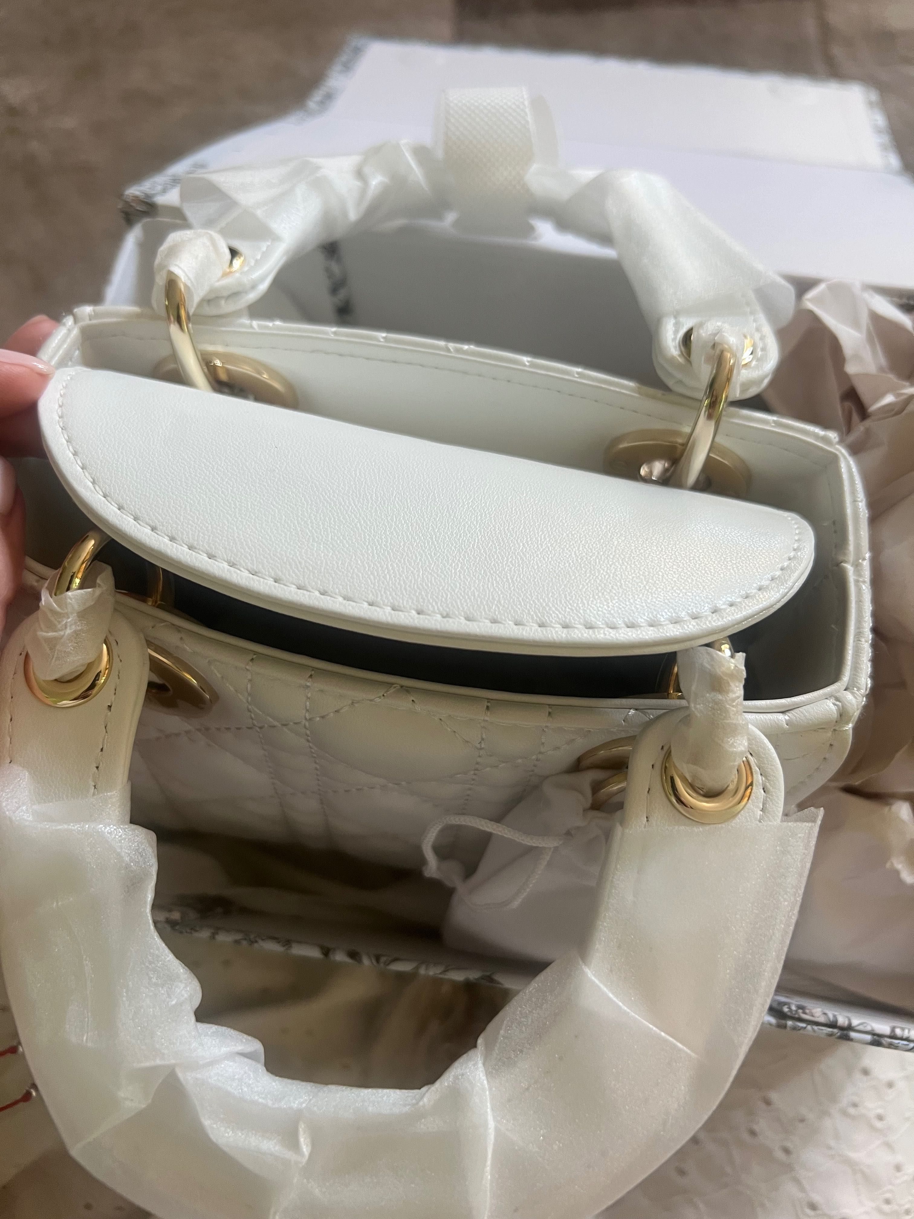 Чанта Dior бяла кожена