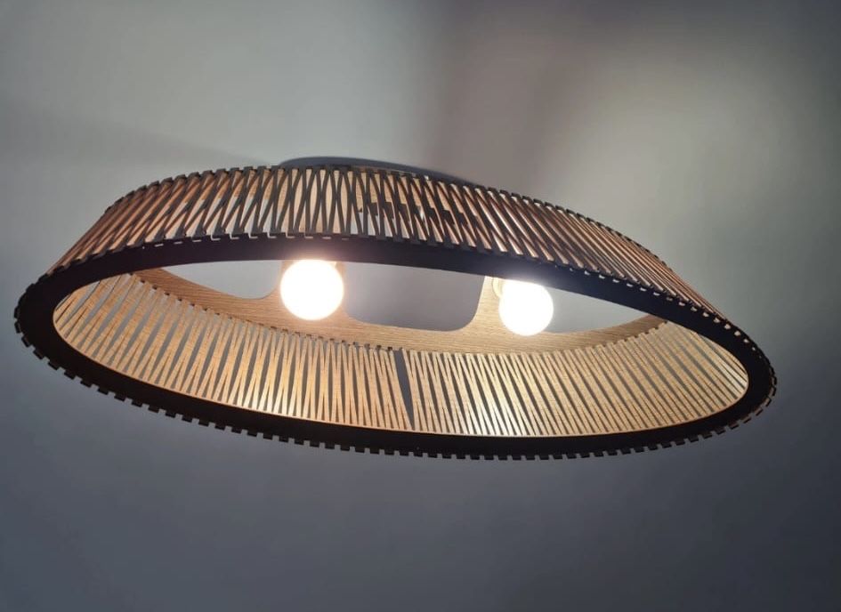 Lustre din lemn maro