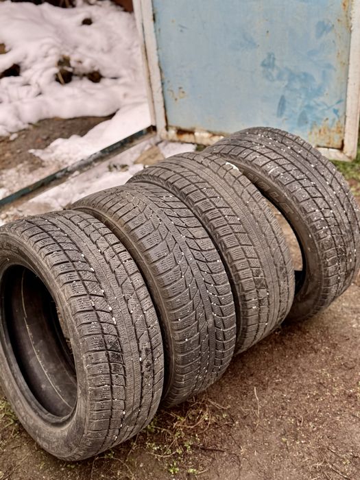 Продам комплект зимних шин
